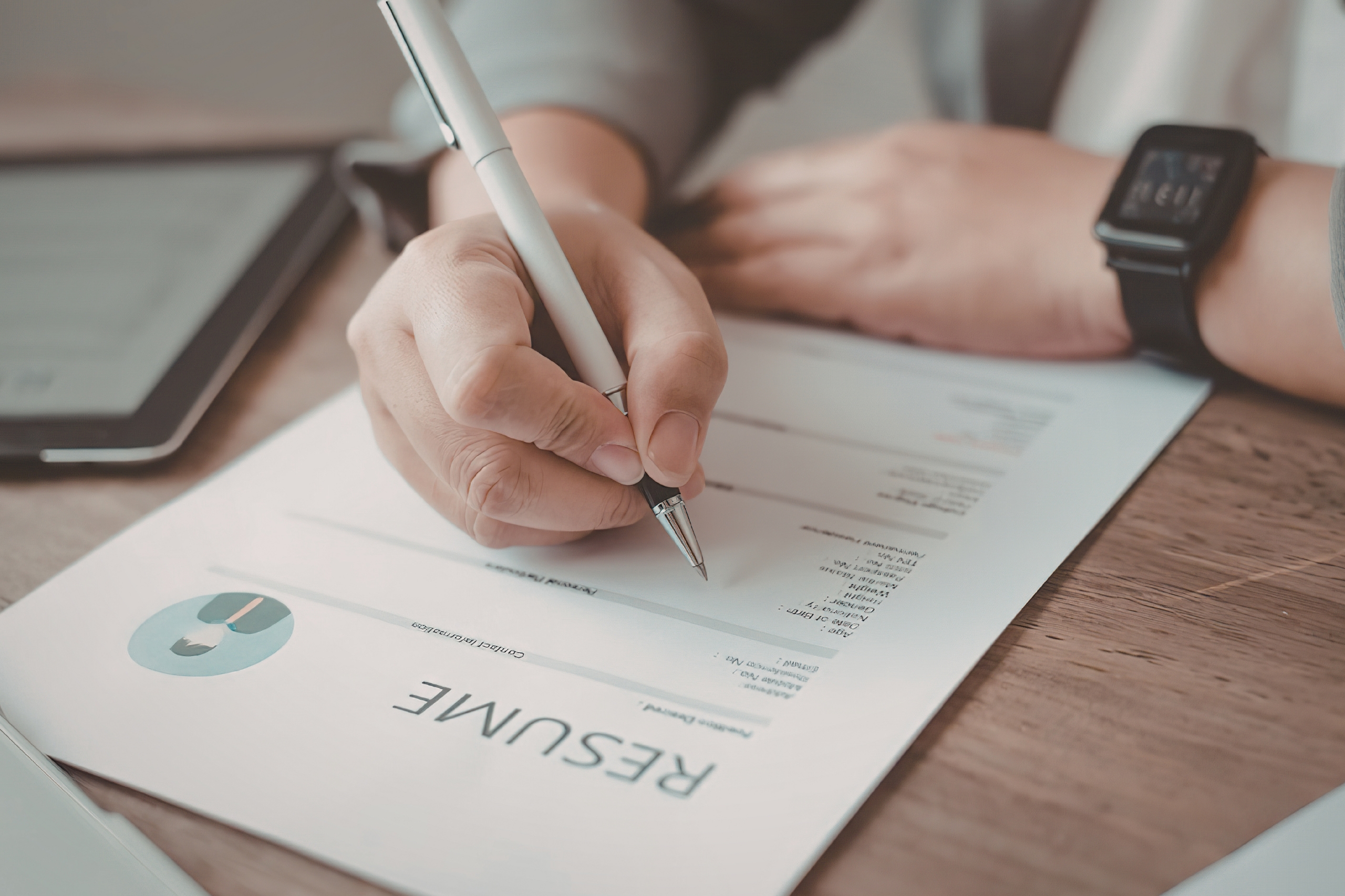 How To Write A Resume That Gets You Hired The Complete, Practical, Expert Guide To Standing Out In Every Application You Submit